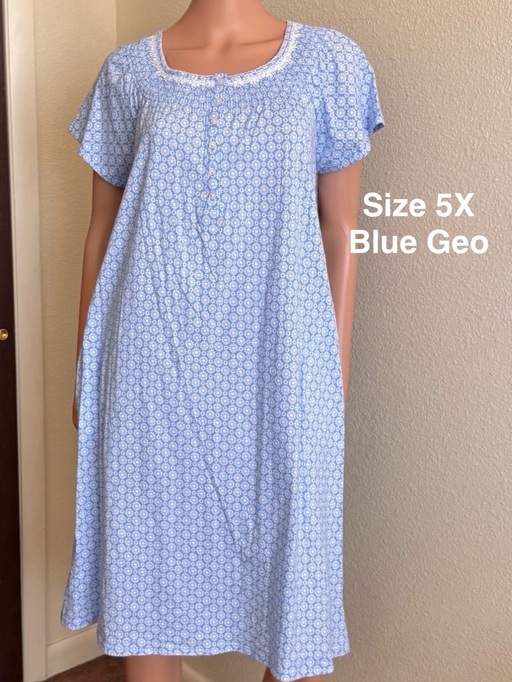 Aria Women's 100% Cotton Raglan Sleeve Smocked Neck
Sleepwear Gown,5X